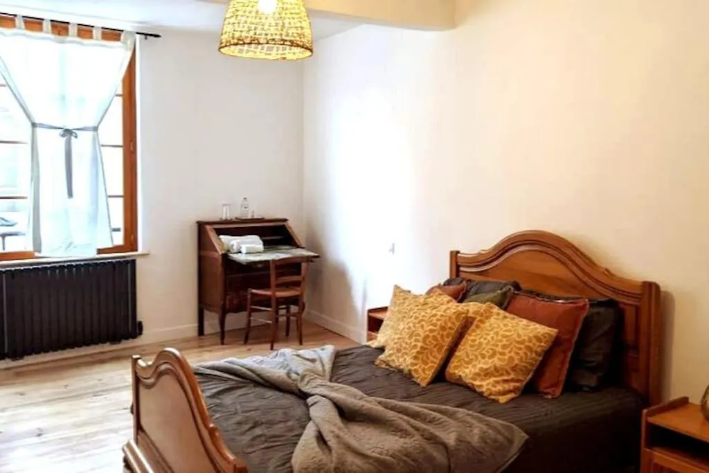 Au Pied Du Chateau, Gite Le Grand Fux Foix 0*,  France