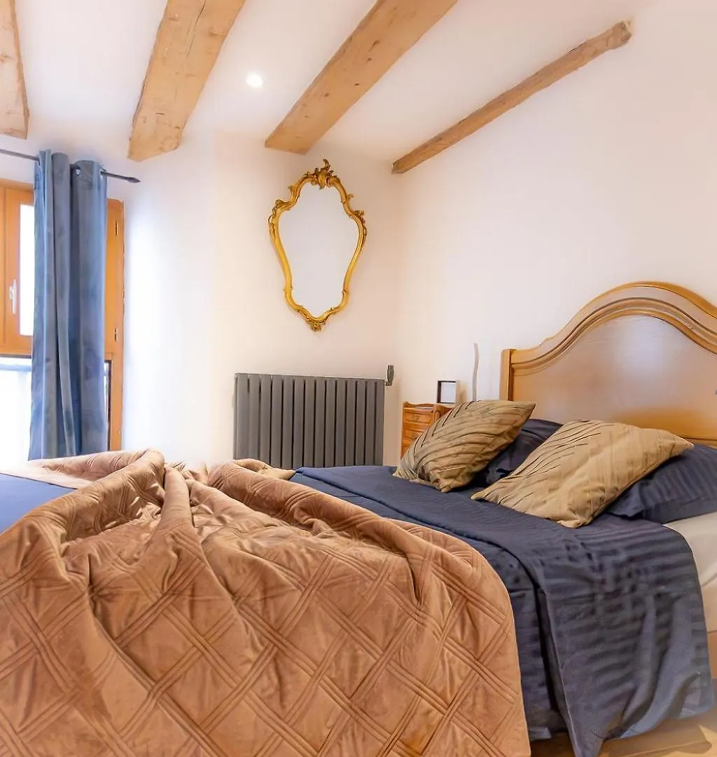 Au Pied Du Chateau, Gite Le Grand Fux Foix Apartment